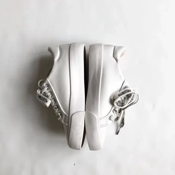 Zara Hello Kitty low top sneakers EUC size 26(9.5) - Picture 2 of 7